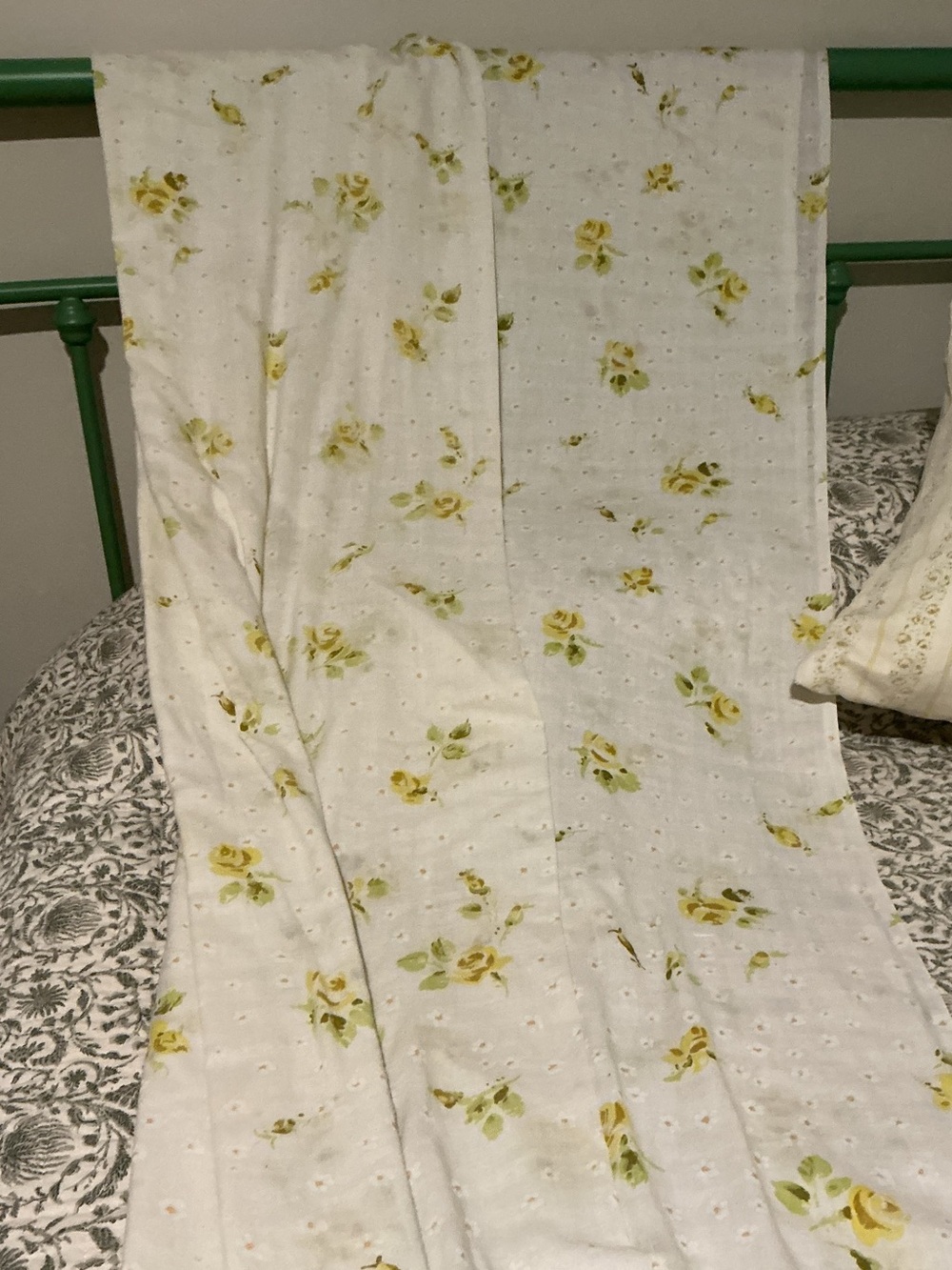 Vintage Shabby Chic King Bedsheet